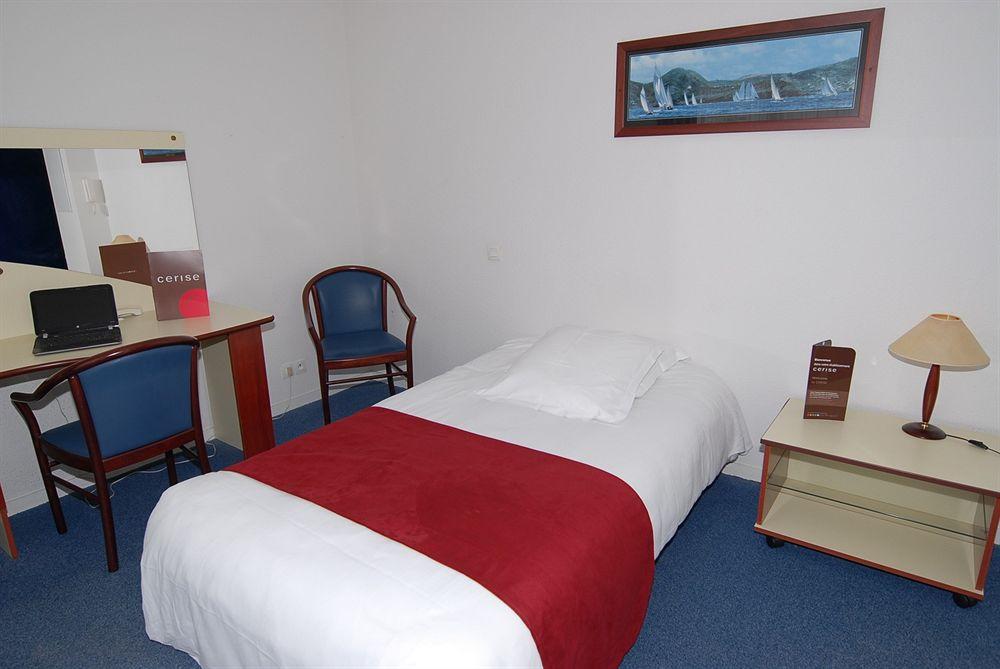 Cerise Lannion Aparthotel ภายนอก รูปภาพ