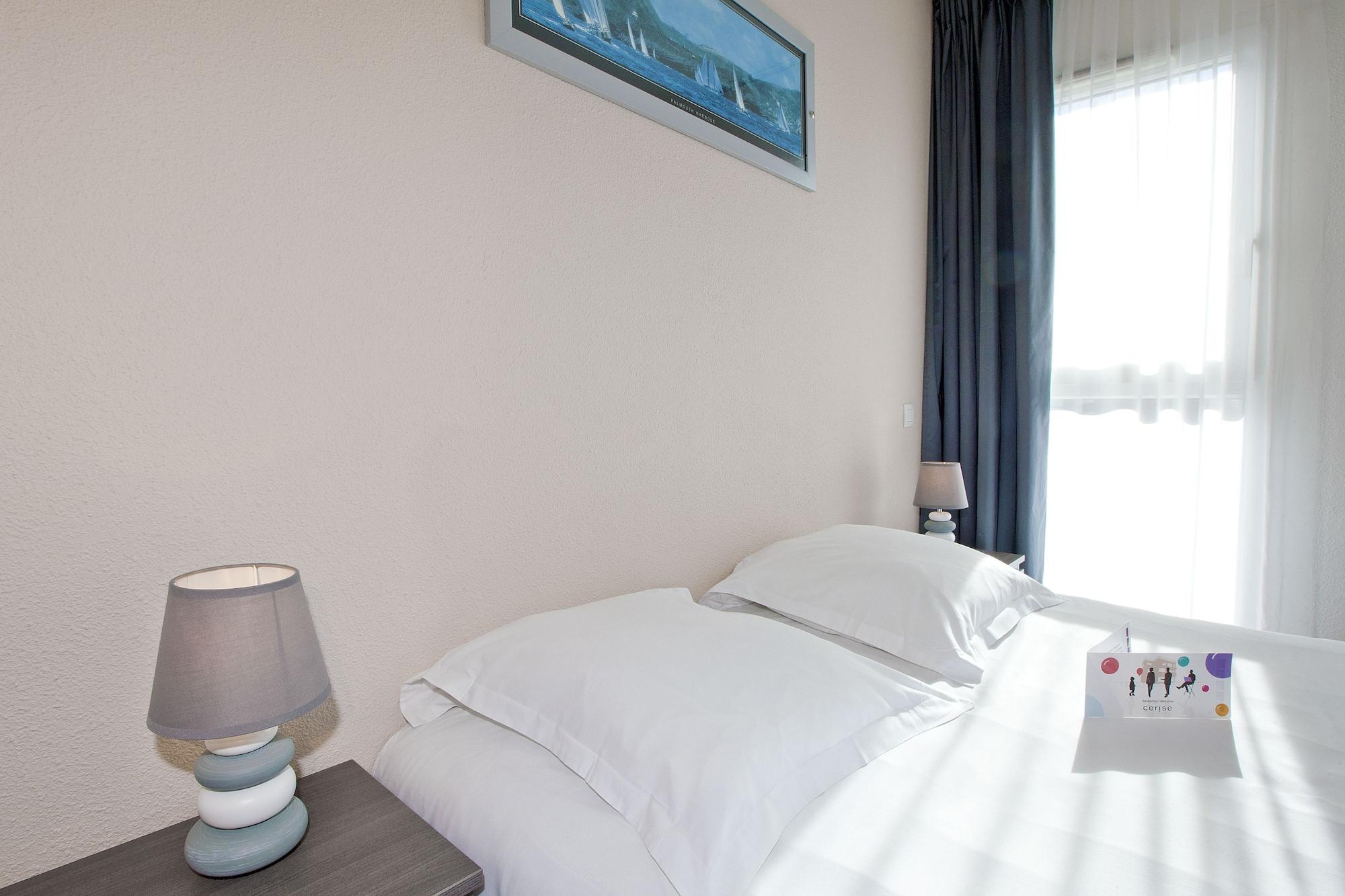 Cerise Lannion Aparthotel ภายนอก รูปภาพ
