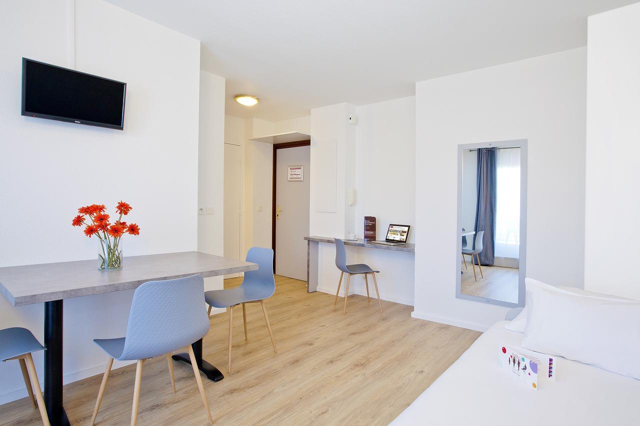 Cerise Lannion Aparthotel ภายนอก รูปภาพ