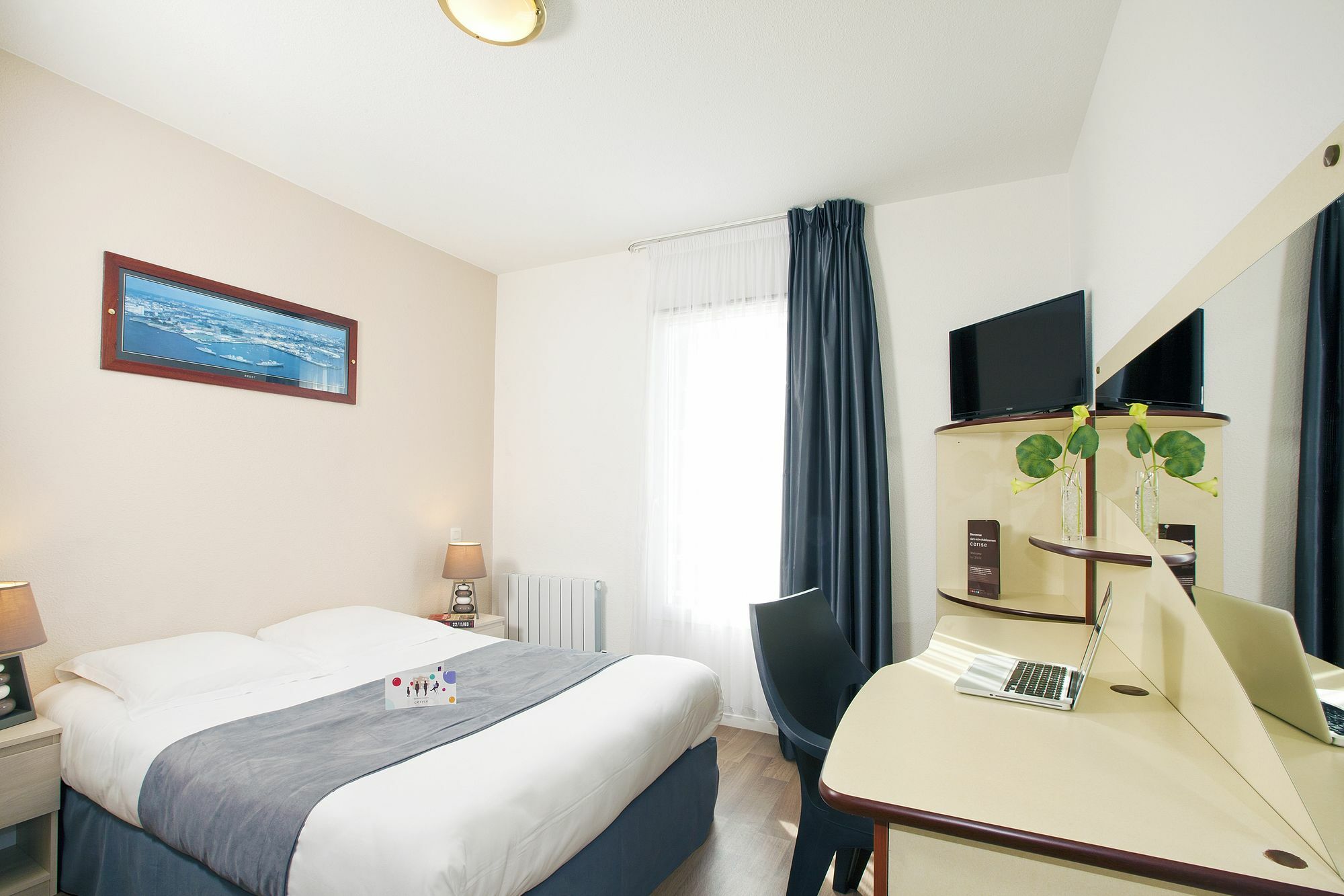 Cerise Lannion Aparthotel ภายนอก รูปภาพ