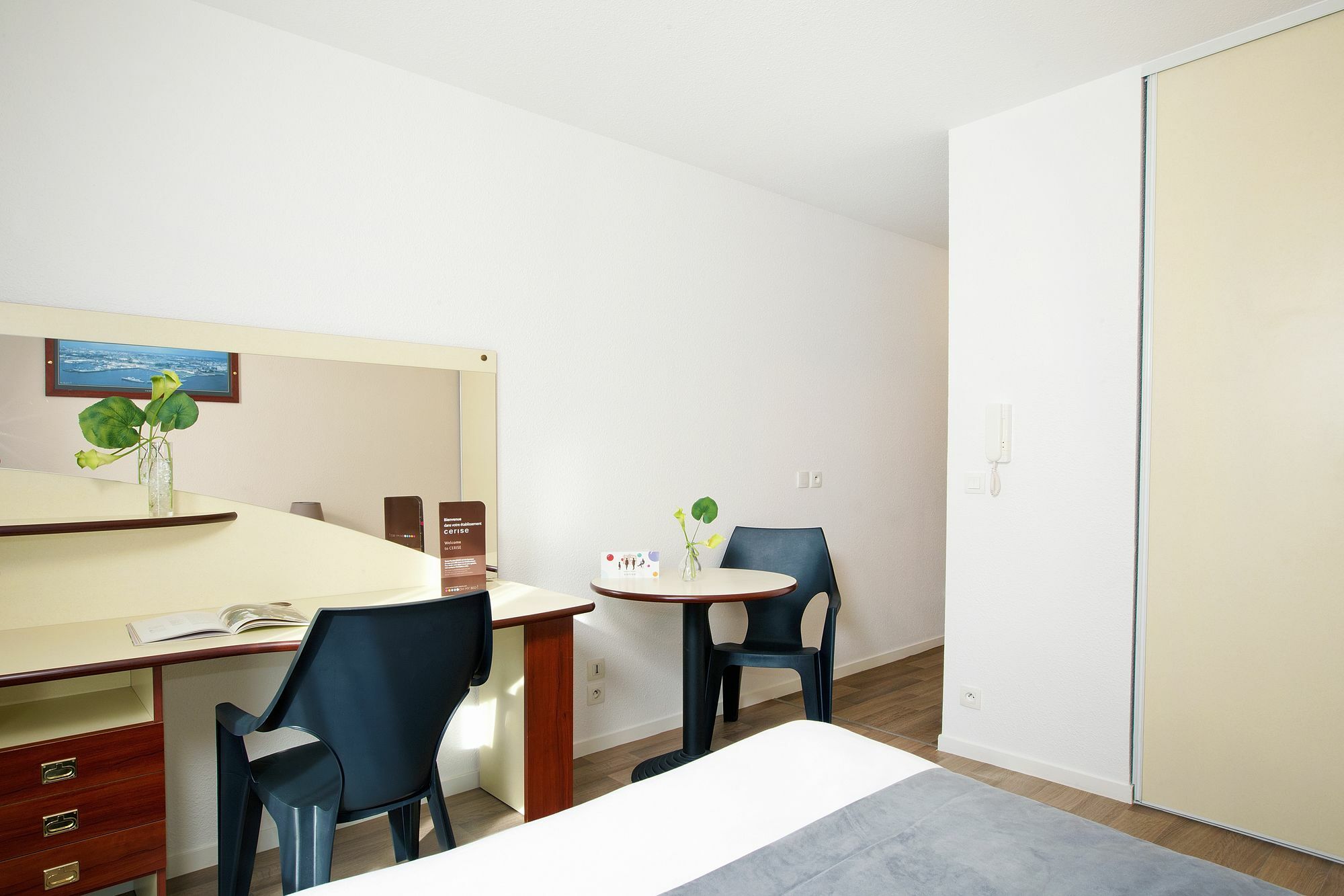 Cerise Lannion Aparthotel ภายนอก รูปภาพ